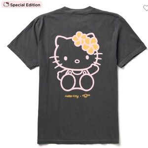 Aloha Collection Hello Kitty SHORT SLEEVE
Hawaii Kawaii tee shirt size S